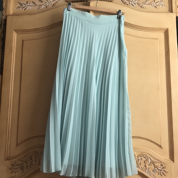 Zara Dresses & Skirts - Mint green or sea foam pleated maxi skirt
